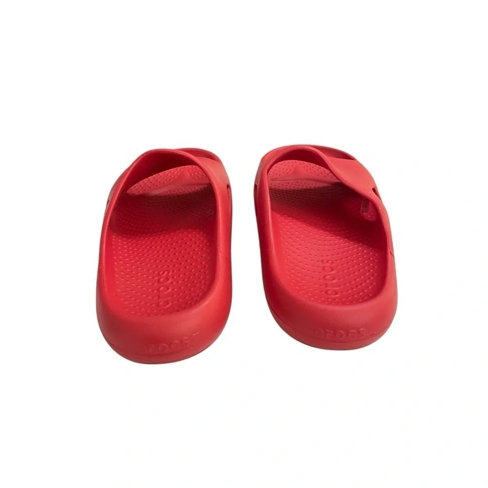 Crocs Mellow Recovery Slide Red Unisex M 7, W 9. In like new condition.